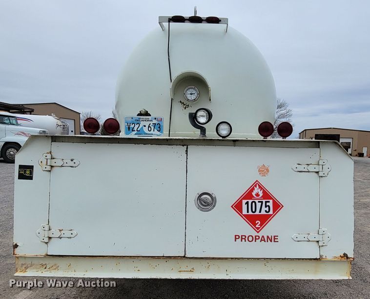 image for item HF9316 2005 Kenworth T300  propane truck