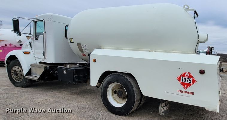 image for item HF9316 2005 Kenworth T300  propane truck