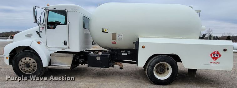 image for item HF9316 2005 Kenworth T300  propane truck