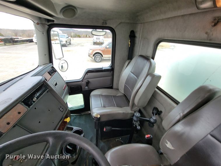 image for item HF9316 2005 Kenworth T300  propane truck