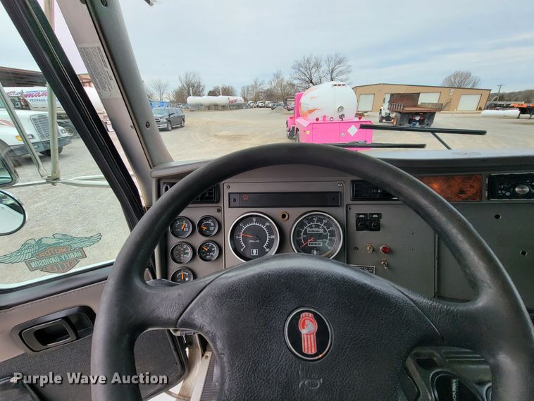 image for item HF9316 2005 Kenworth T300  propane truck