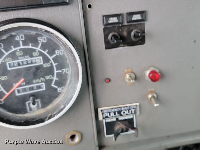 image for item HF9316 2005 Kenworth T300  propane truck