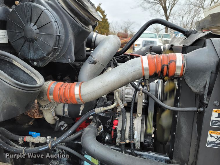 image for item HF9316 2005 Kenworth T300  propane truck