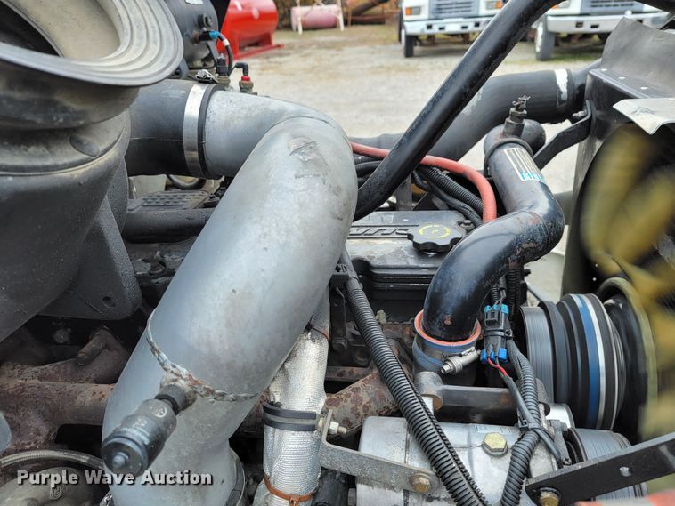 image for item HF9316 2005 Kenworth T300  propane truck