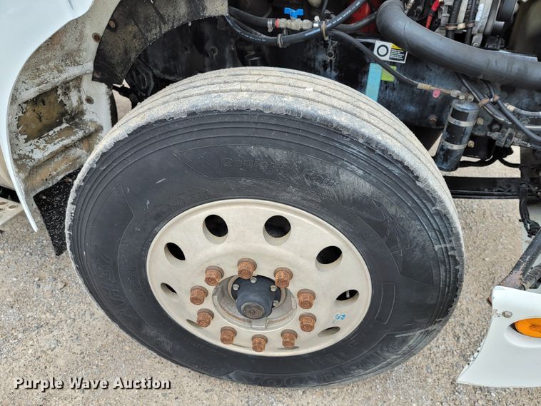 image for item HF9316 2005 Kenworth T300  propane truck