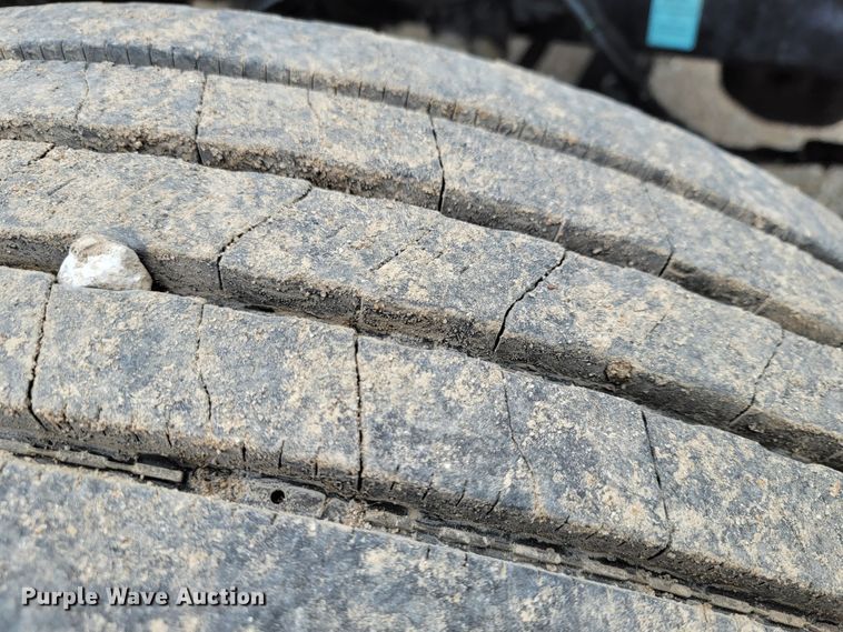 image for item HF9316 2005 Kenworth T300  propane truck