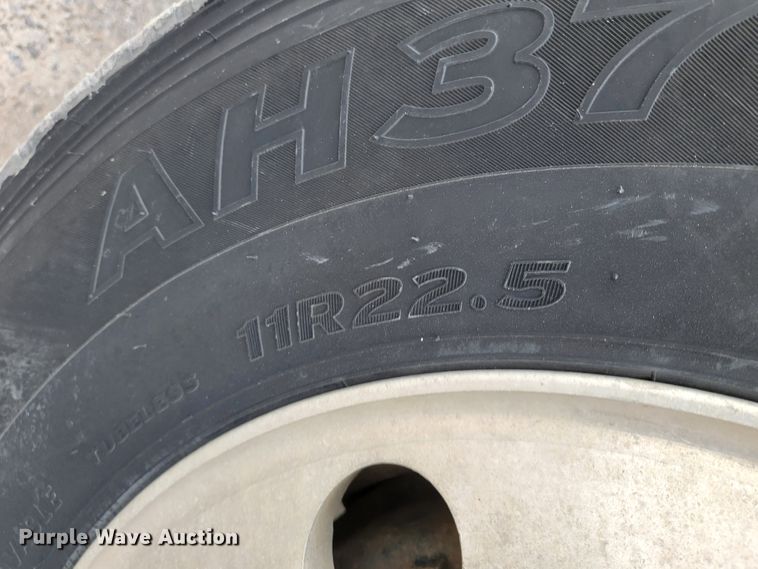 image for item HF9316 2005 Kenworth T300  propane truck