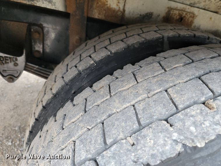 image for item HF9316 2005 Kenworth T300  propane truck