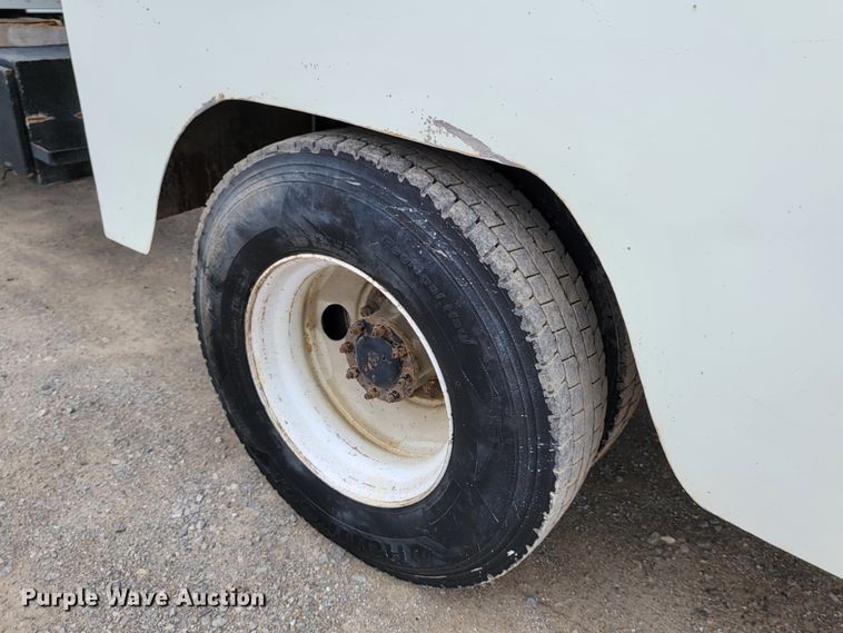 image for item HF9316 2005 Kenworth T300  propane truck