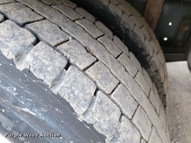 image for item HF9316 2005 Kenworth T300  propane truck