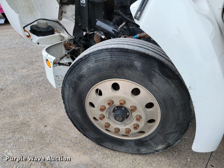 image for item HF9316 2005 Kenworth T300  propane truck