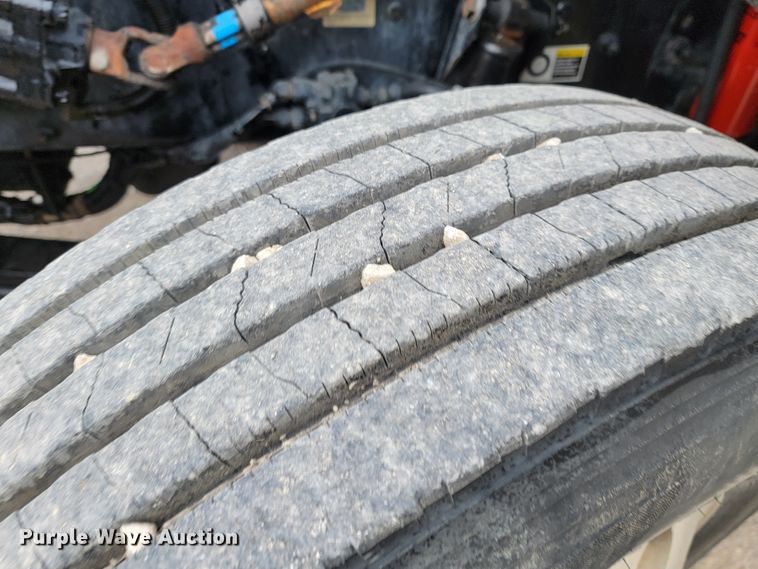 image for item HF9316 2005 Kenworth T300  propane truck