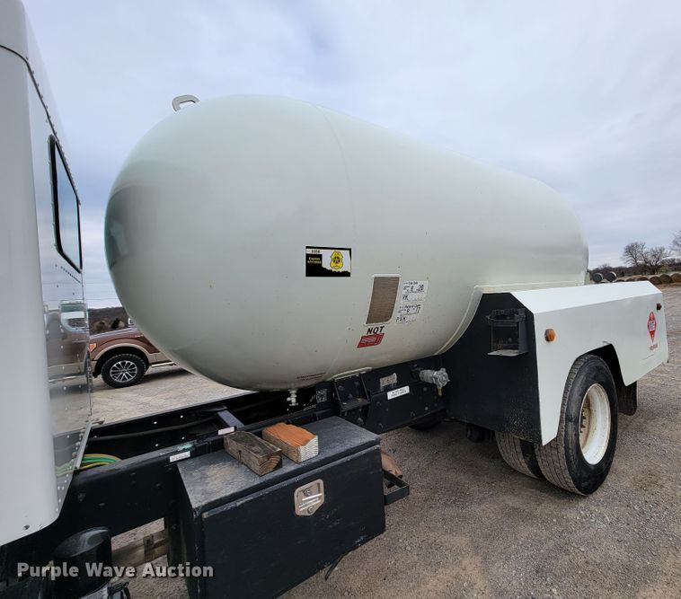 image for item HF9316 2005 Kenworth T300  propane truck