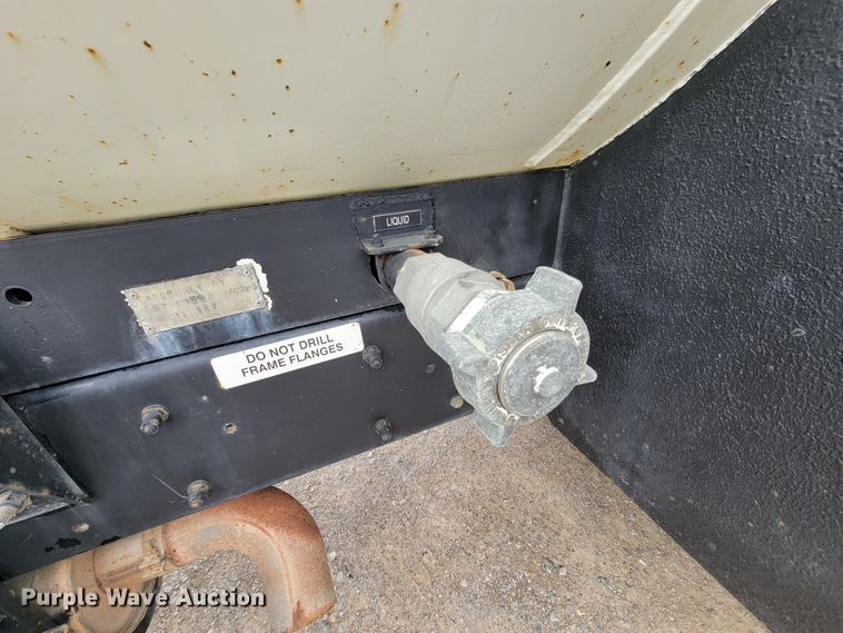 image for item HF9316 2005 Kenworth T300  propane truck