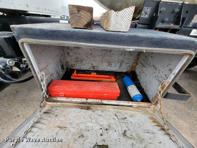 image for item HF9316 2005 Kenworth T300  propane truck