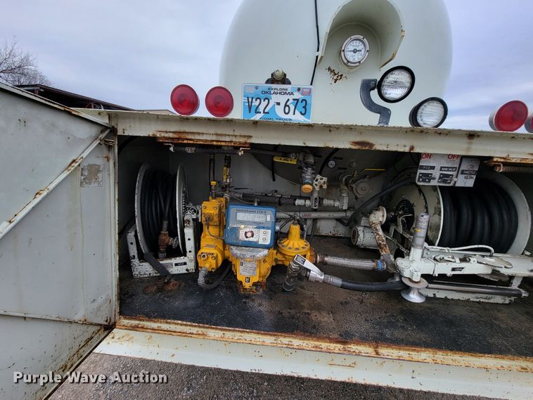 image for item HF9316 2005 Kenworth T300  propane truck