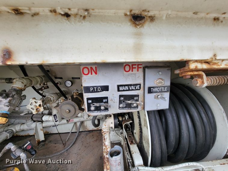 image for item HF9316 2005 Kenworth T300  propane truck