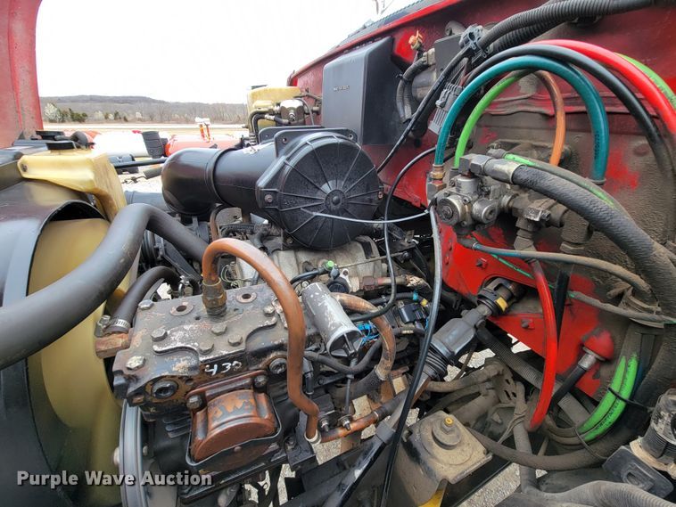 image for item HF9318 1999 Chevrolet C7500  truck cab and chassis