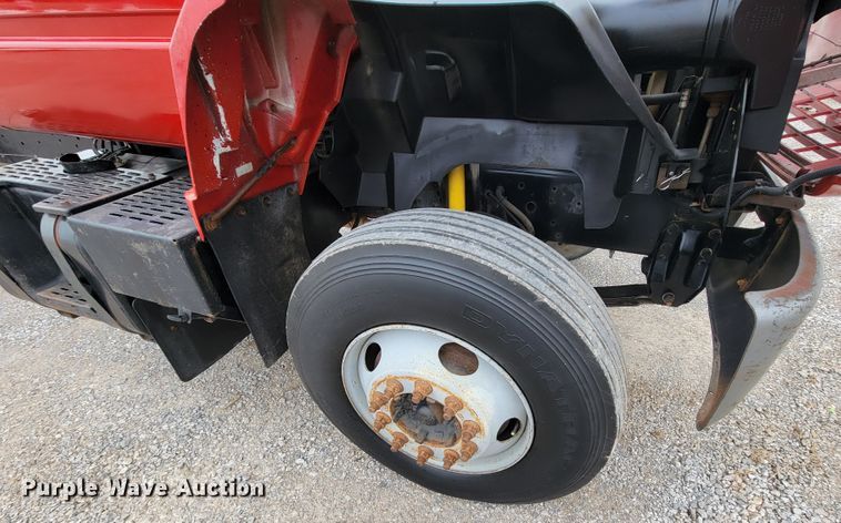 image for item HF9318 1999 Chevrolet C7500  truck cab and chassis