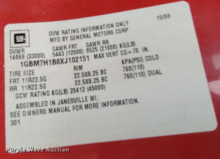 image for item HF9318 1999 Chevrolet C7500  truck cab and chassis