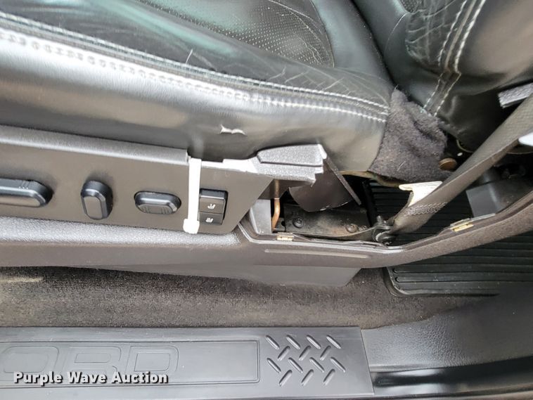 image for item HF9319 2011 Ford F150  SuperCrew pickup truck