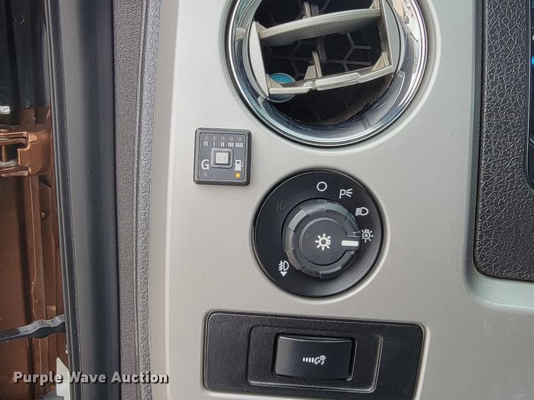 image for item HF9319 2011 Ford F150  SuperCrew pickup truck