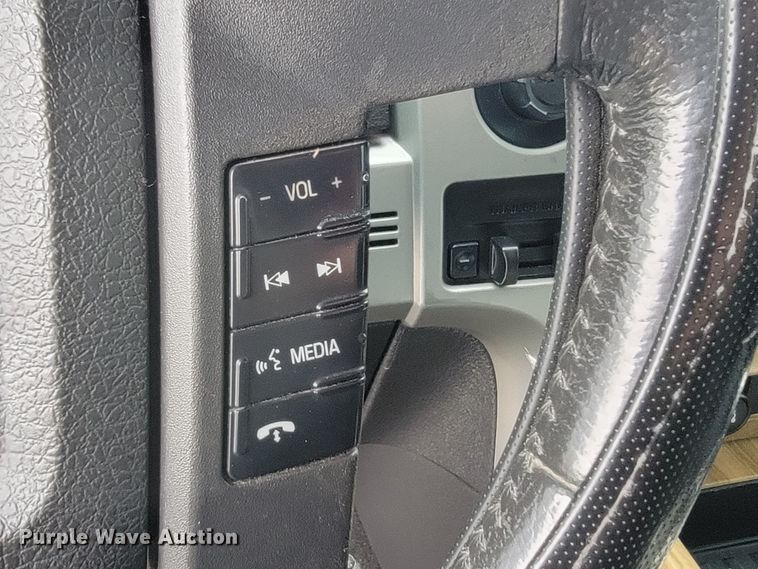 image for item HF9319 2011 Ford F150  SuperCrew pickup truck