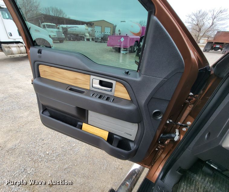 image for item HF9319 2011 Ford F150  SuperCrew pickup truck