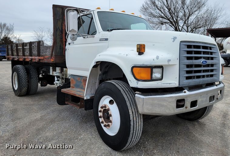 image for item HF9320 1995 Ford F700  dump flatbed truck