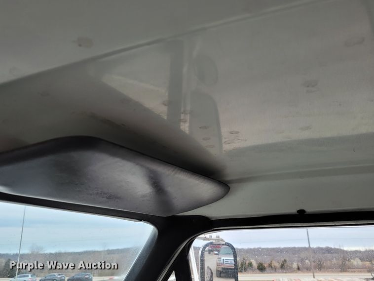 image for item HF9320 1995 Ford F700  dump flatbed truck