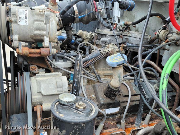 image for item HF9320 1995 Ford F700  dump flatbed truck