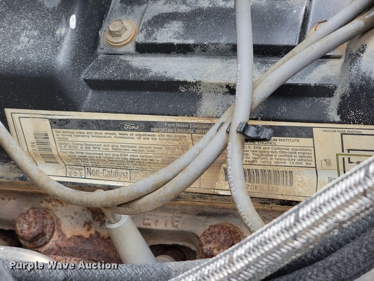 image for item HF9320 1995 Ford F700  dump flatbed truck