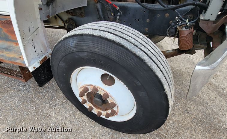 image for item HF9320 1995 Ford F700  dump flatbed truck