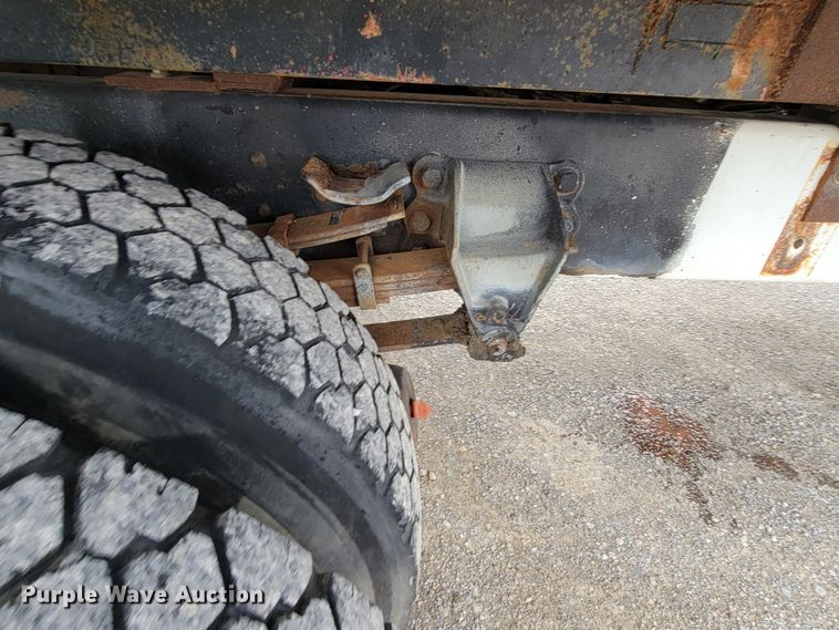 image for item HF9320 1995 Ford F700  dump flatbed truck