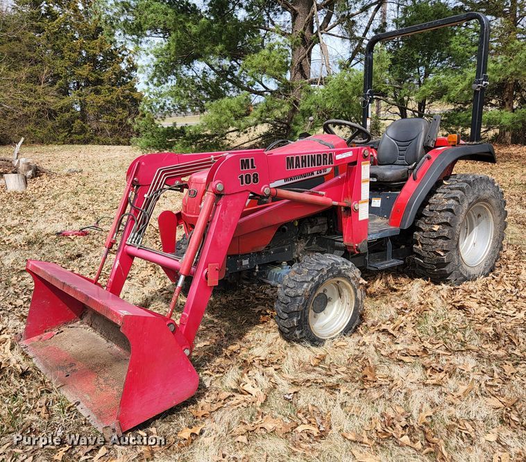 image for item HK9362 2004 Mahindra 2810  MFWD tractor