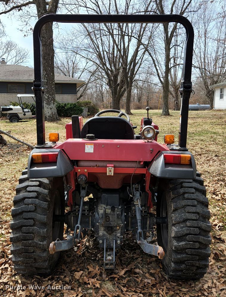 image for item HK9362 2004 Mahindra 2810  MFWD tractor