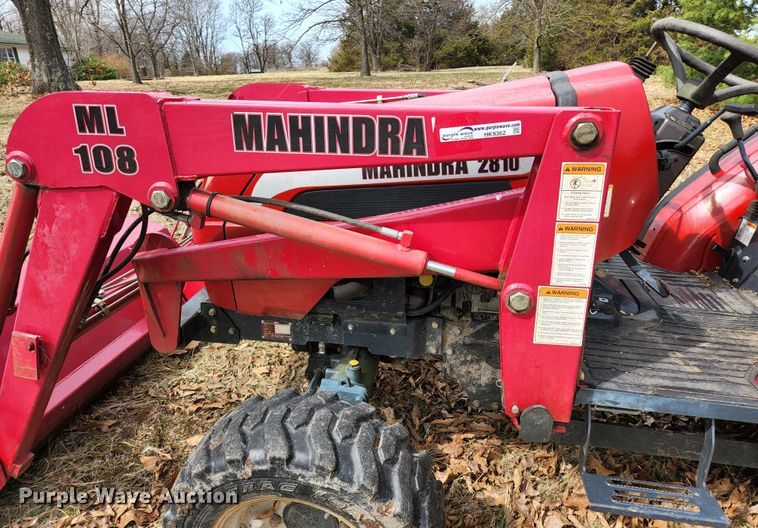 image for item HK9362 2004 Mahindra 2810  MFWD tractor