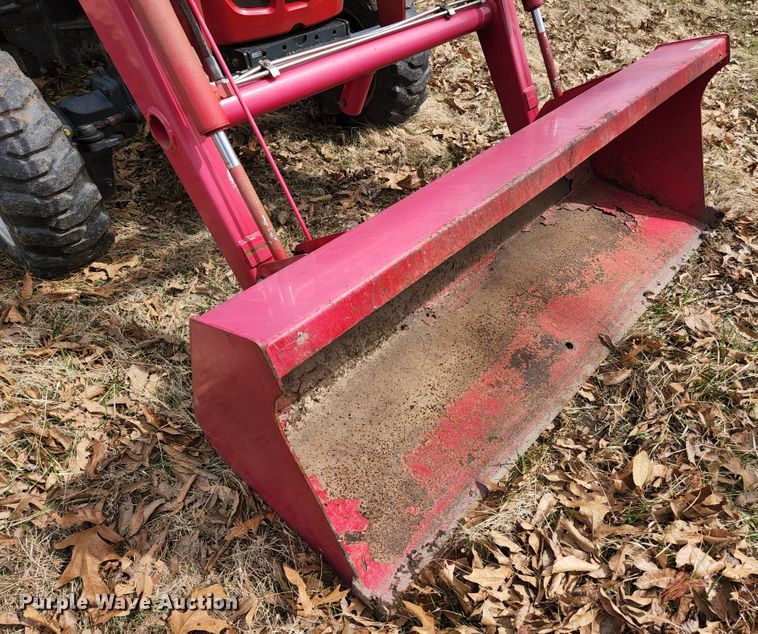 image for item HK9362 2004 Mahindra 2810  MFWD tractor