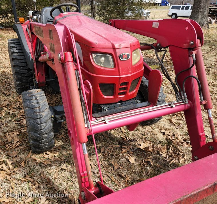 image for item HK9362 2004 Mahindra 2810  MFWD tractor