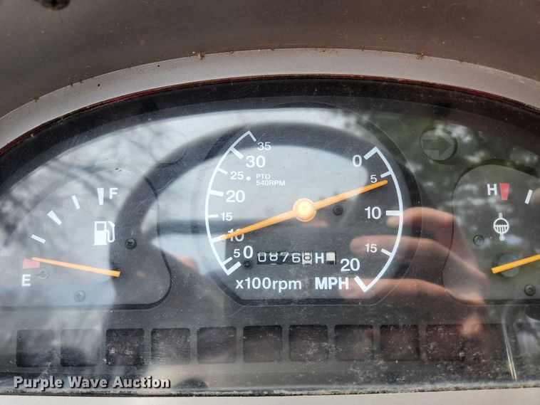 image for item HK9362 2004 Mahindra 2810  MFWD tractor