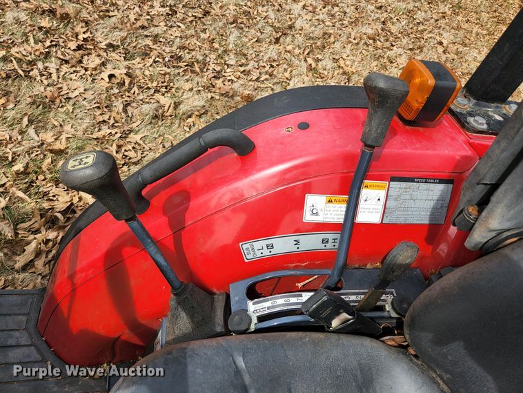 image for item HK9362 2004 Mahindra 2810  MFWD tractor