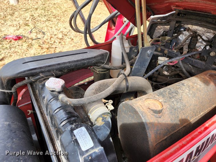 image for item HK9362 2004 Mahindra 2810  MFWD tractor