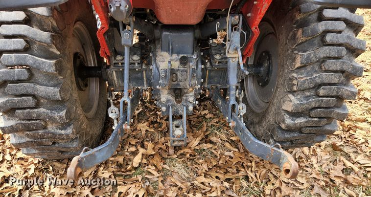 image for item HK9362 2004 Mahindra 2810  MFWD tractor