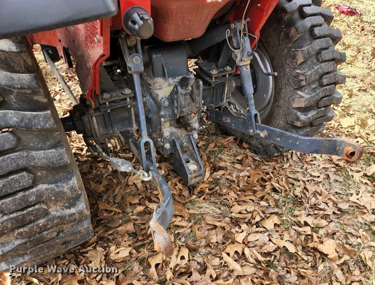 image for item HK9362 2004 Mahindra 2810  MFWD tractor