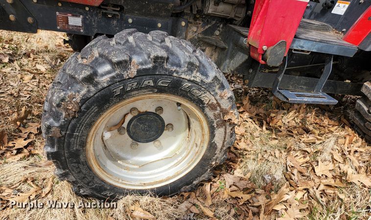 image for item HK9362 2004 Mahindra 2810  MFWD tractor