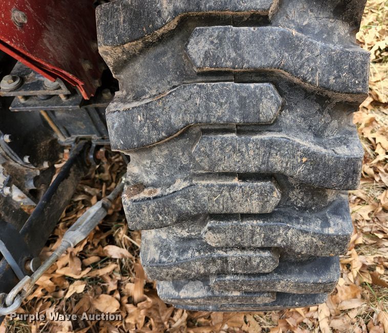 image for item HK9362 2004 Mahindra 2810  MFWD tractor