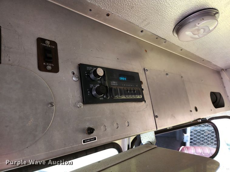 image for item HK9440 1988 Chevrolet P30  delivery truck