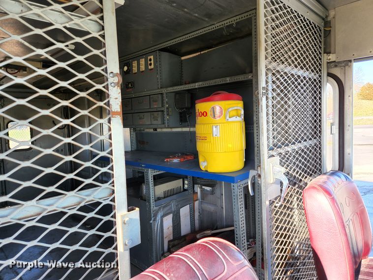 image for item HK9440 1988 Chevrolet P30  delivery truck