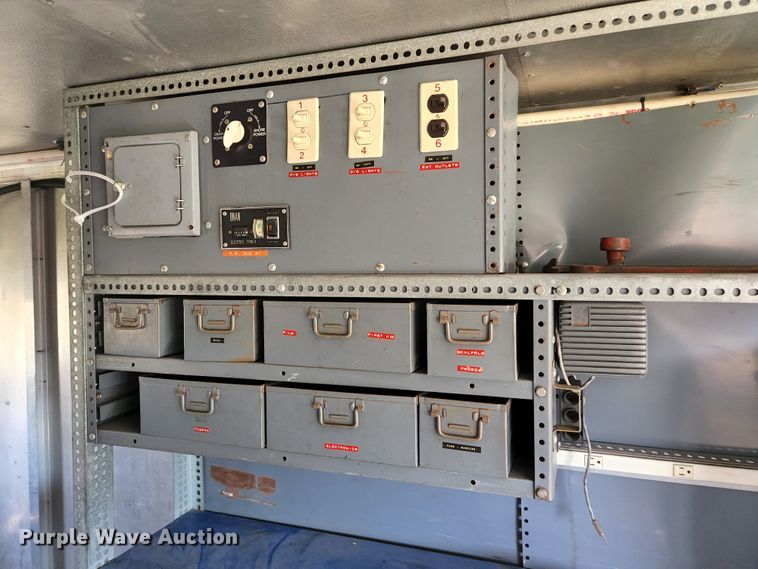 image for item HK9440 1988 Chevrolet P30  delivery truck