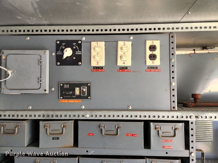 image for item HK9440 1988 Chevrolet P30  delivery truck